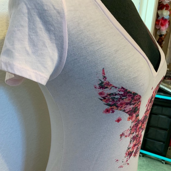 American Eagle Pink Floral T-Shirt - Picture 3 of 5